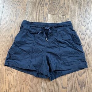 Lululemon Navy High Rise Shorts sz 6